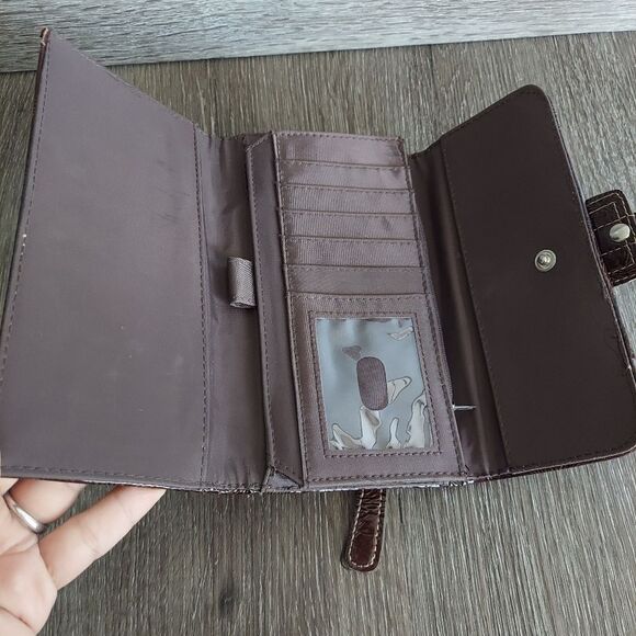 XOXO Vintage Brown Crocodile Print Wallet - Picture 5 of 8